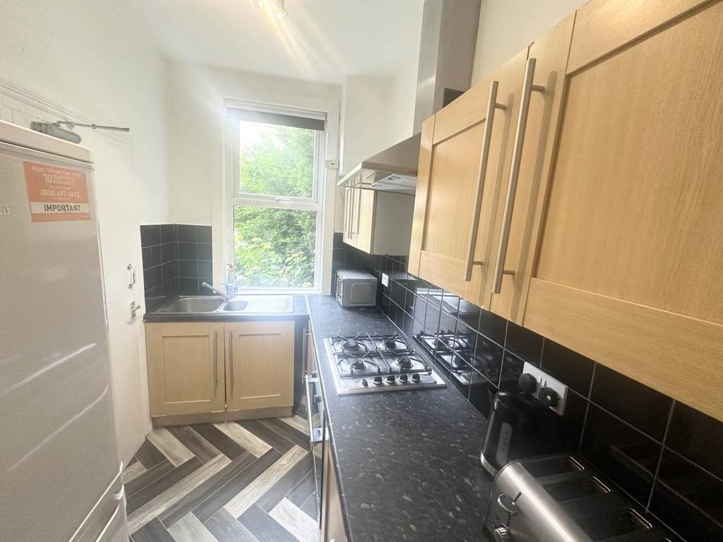 Wetherby Grove, Leeds LS4 - View 5