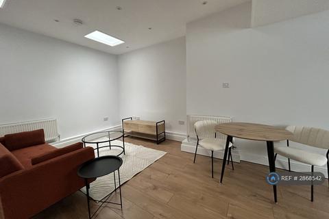 1 bedroom flat to rent, Camden Mews, London, NW1