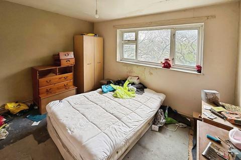 1 bedroom flat for sale, 60 Ridgethorpe, Willenhall, Coventry, West Midlands CV3 3GQ