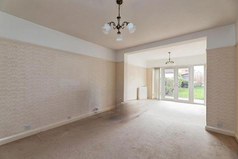 3 bedroom semi-detached house for sale, Mapleleafe Gardens, Ilford, IG6