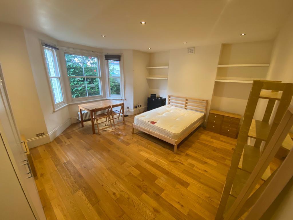 Apartment in London - View 2