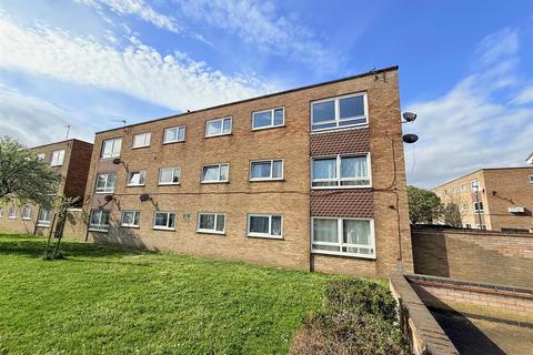 2 bedroom flat for sale, Louise Close, Great Yarmouth