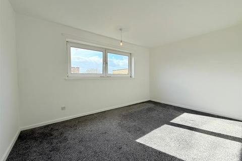 2 bedroom flat for sale, Louise Close, Great Yarmouth