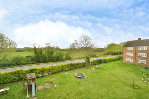 2 bedroom flat for sale, Brading Crescent, London, E11