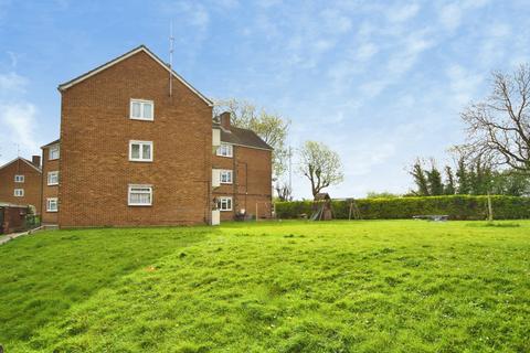 2 bedroom flat for sale, Brading Crescent, London, E11