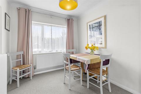 2 bedroom flat for sale, High Street, Polegate BN26