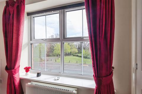 2 bedroom flat for sale, Wharf Lane, Solihull, West Midlands, B91