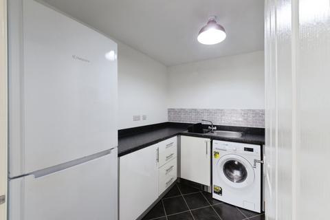 2 bedroom flat for sale, Wharf Lane, Solihull, West Midlands, B91