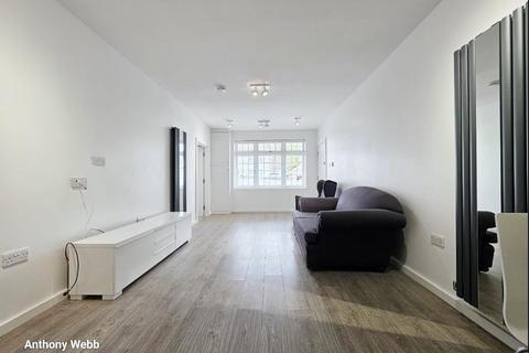 2 bedroom flat to rent, Oak Avenue, Enfield, EN2