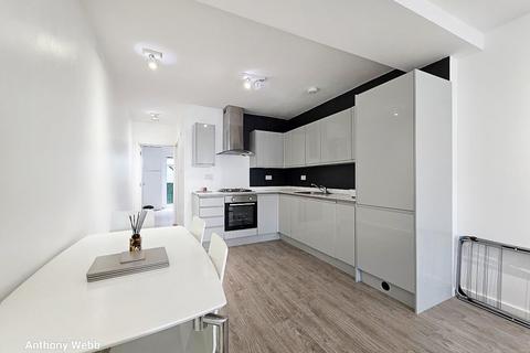 2 bedroom flat to rent, Oak Avenue, Enfield, EN2