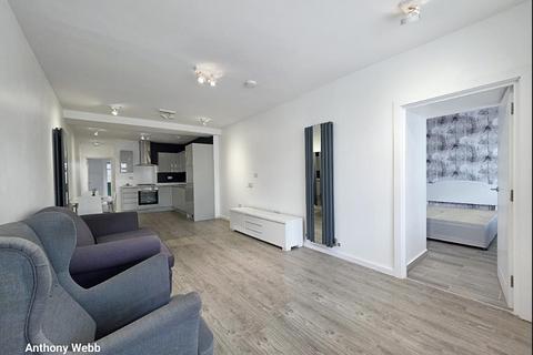 2 bedroom flat to rent, Oak Avenue, Enfield, EN2