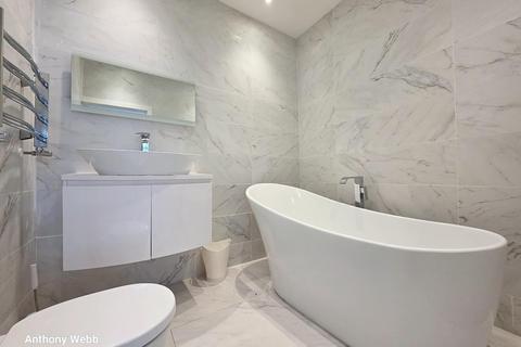2 bedroom flat to rent, Oak Avenue, Enfield, EN2
