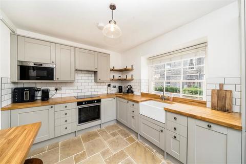 2 bedroom flat for sale, Gilbert Close, LONDON SE18