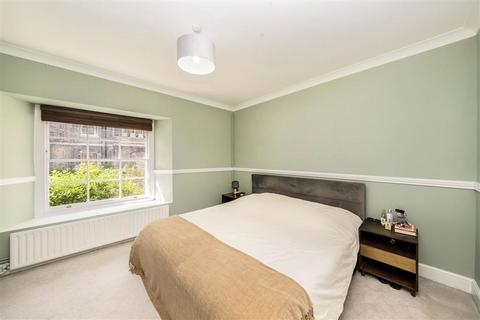 2 bedroom flat for sale, Gilbert Close, LONDON SE18