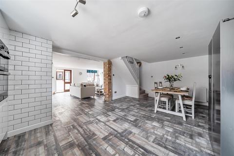 2 bedroom house to rent, Barrow, Cheltenham GL51
