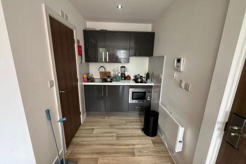 Studio to rent, Andromeda House