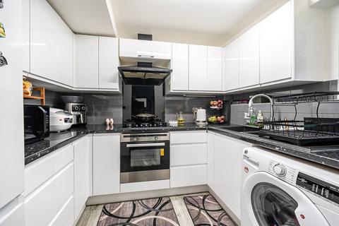 3 bedroom semi-detached house for sale, Stukeley Road Basingstoke RG21 8XE