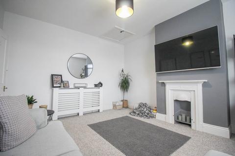 2 bedroom flat for sale, South Ward*Stunningly Presented*Two Double Bedrooms*Close to Beach & Town*