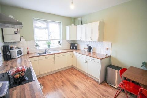 2 bedroom flat for sale, South Ward*Stunningly Presented*Two Double Bedrooms*Close to Beach & Town*