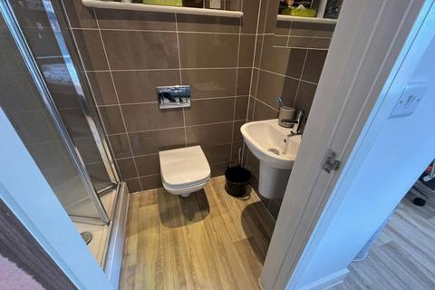 Studio to rent, Andromeda House