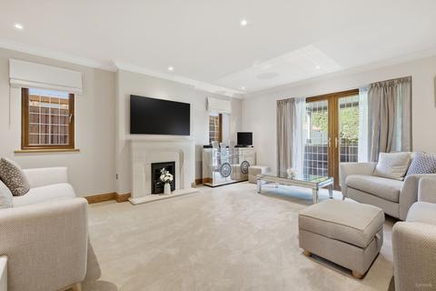 5 bedroom detached house for sale, Parkstone Avenue, Hornchurch, RM11