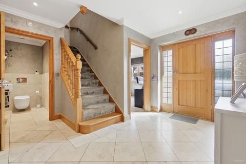 5 bedroom detached house for sale, Parkstone Avenue, Hornchurch, RM11