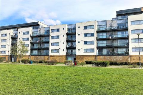 2 bedroom penthouse for sale, Defence Close, Thamesmead, London, SE28