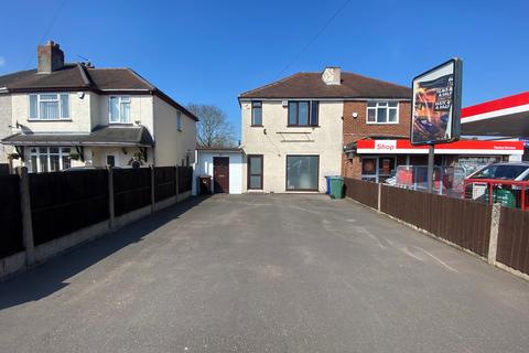 3 bedroom house to rent, Pye Green Road, Cannock, WS11