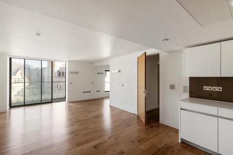 3 bedroom flat for sale, Bolsover Street, London W1W