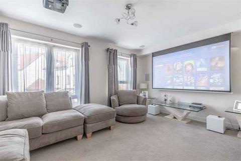 Apsley Walk, Richings Park SL0