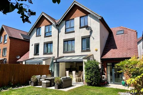 4 bedroom semi-detached house for sale, Apsley Walk, Richings Park SL0