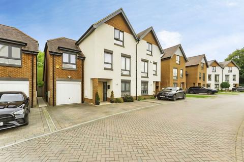 4 bedroom semi-detached house for sale, Apsley Walk, Richings Park SL0