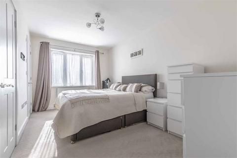 4 bedroom semi-detached house for sale, Apsley Walk, Richings Park SL0