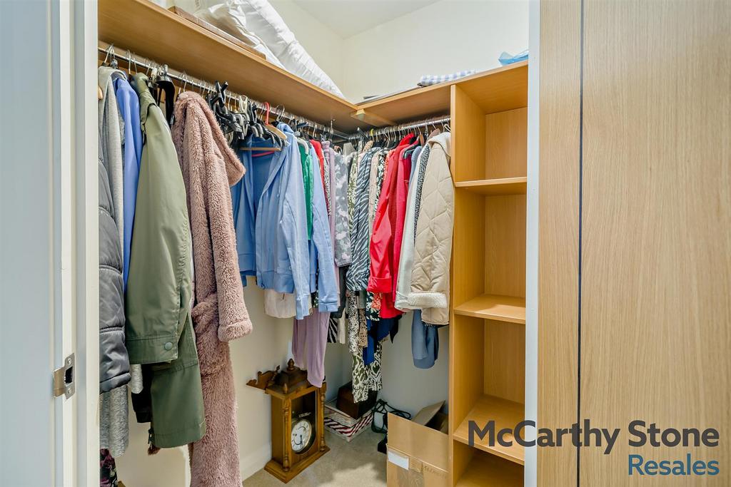Walk-in wardrobe