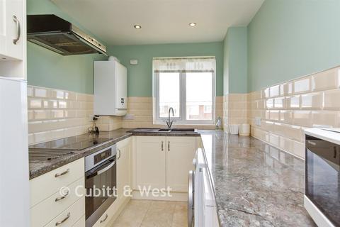 2 bedroom flat for sale, Overstrand Avenue, Rustington BN16