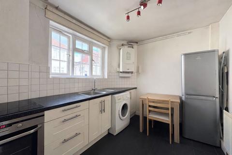 2 bedroom flat for sale, Hale Lane, Chasewood Court Hale Lane, NW7