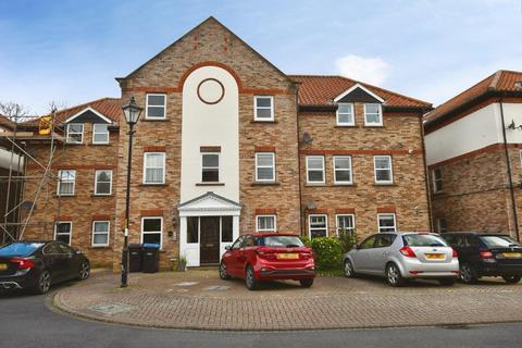 2 bedroom flat for sale, Waterside, Ripon