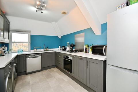 2 bedroom flat for sale, Waterside, Ripon