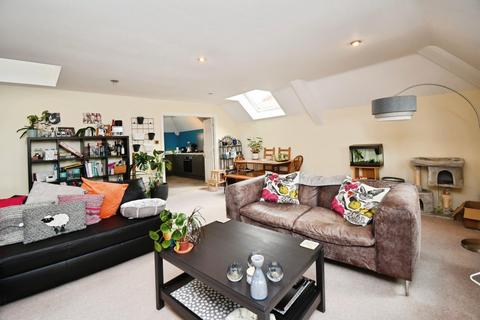 2 bedroom flat for sale, Waterside, Ripon