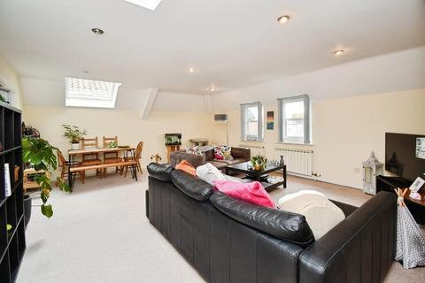 2 bedroom flat for sale, Waterside, Ripon