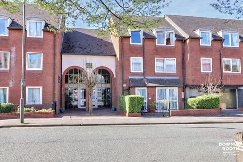 1 bedroom retirement property for sale, Homelodge House, Castle Dyke, Lichfield, WS13 6XD - City Centre & No Upward Chain