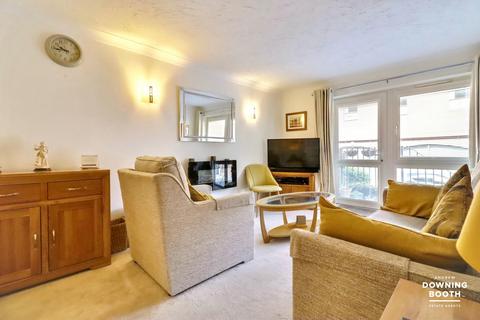 1 bedroom retirement property for sale, Homelodge House, Castle Dyke, Lichfield, WS13 6XD - City Centre & No Upward Chain