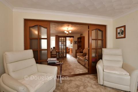 2 bedroom semi-detached bungalow for sale, Deirdre Avenue, Wickford, Essex