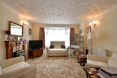 2 bedroom semi-detached bungalow for sale, Deirdre Avenue, Wickford, Essex