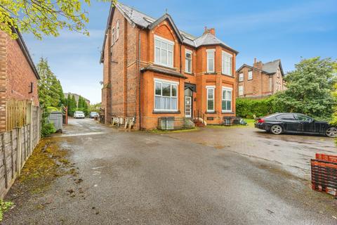 1 bedroom flat for sale, Queens Road, Sale, Greater Manchester, M33