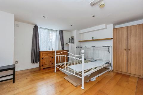 1 bedroom flat for sale, Queens Road, Sale, Greater Manchester, M33