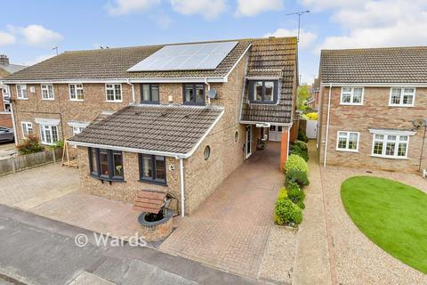 3 bedroom semi-detached house for sale, Matthews Close, Deal, Kent