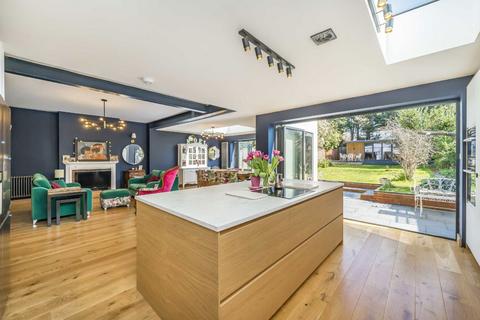 5 bedroom semi-detached house for sale, Abbotswood Road, London SW16