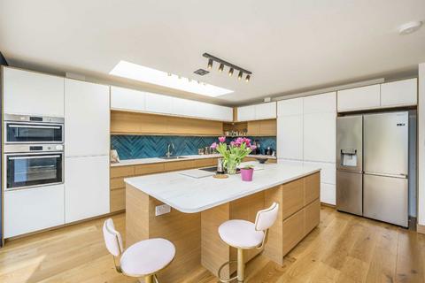 5 bedroom semi-detached house for sale, Abbotswood Road, London SW16