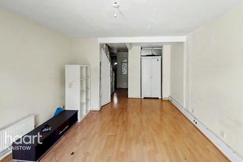 3 bedroom terraced house for sale, Hyde Close Plaistow, London
